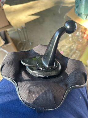 garmin Black Dashboard Suction Mount with Ball-Arm Attachment